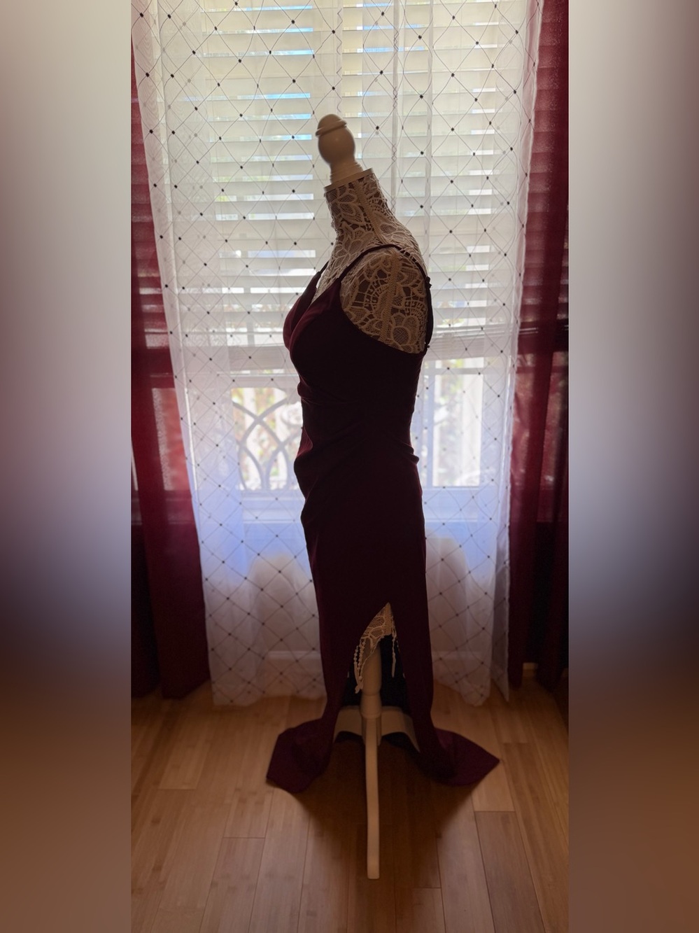 Elegant Women's Spaghetti-Strap Evening Dress in Deep Plum (134) - Picture 3 of 6